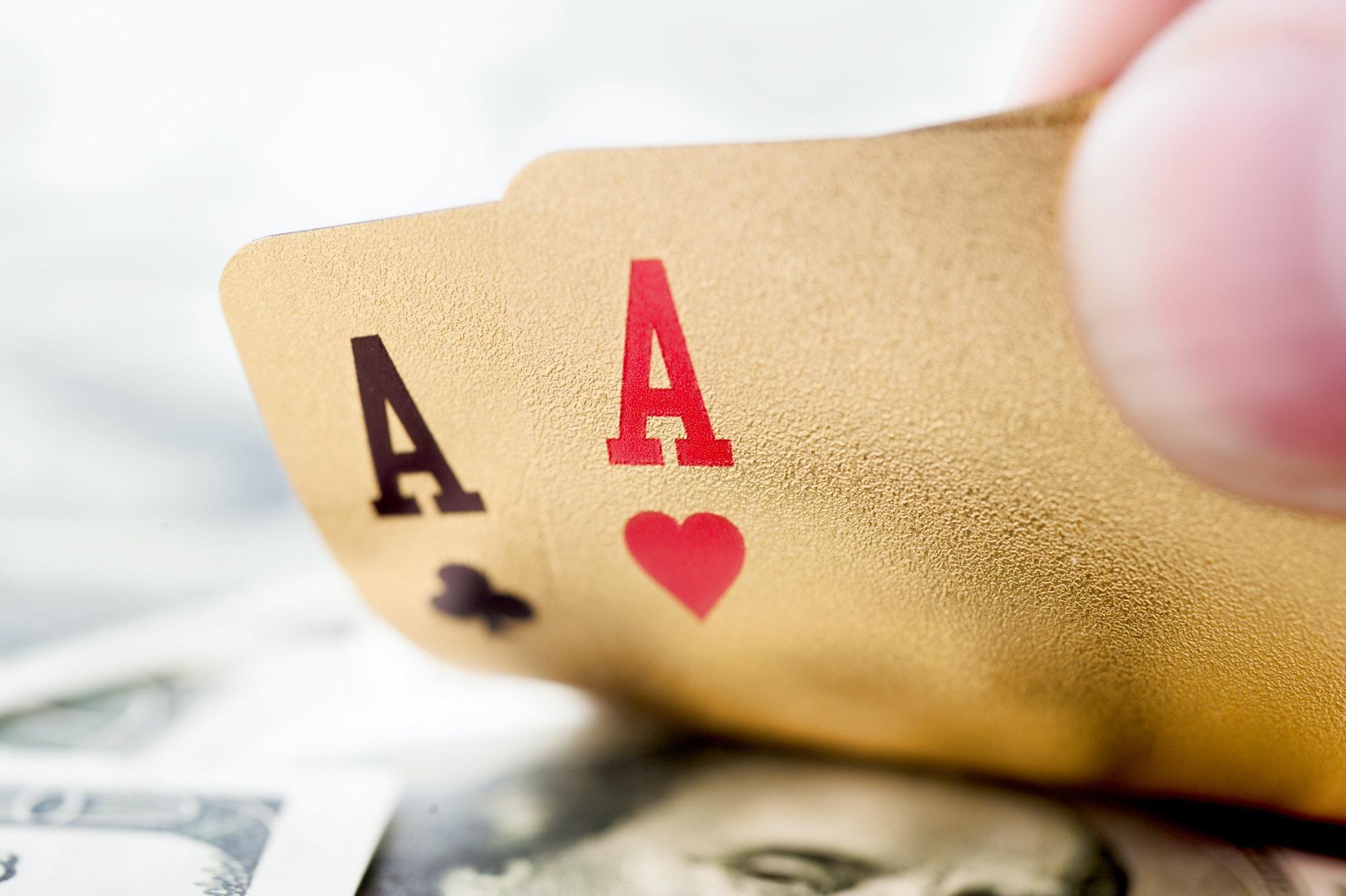 Vad är innebär det att ”checka” i poker? Vad är innebär det att "checka" i poker?