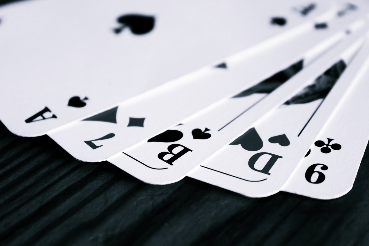Vad är snap call i poker? Att syna direkt förklarat